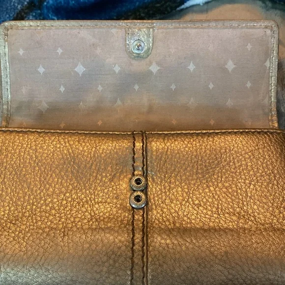 Fossil Gold Leather Wallet - Picture 10 of 10